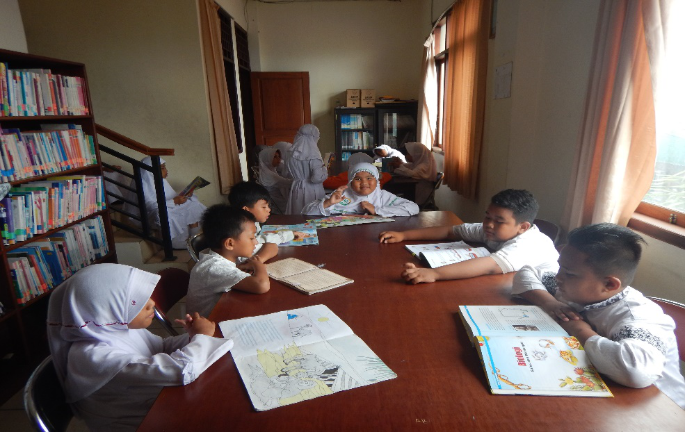 Hari Kunjung Perpustakaan Dispersip Ternate